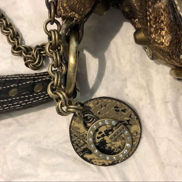 Authentic Large Gold Messenger Guess Bag -like new - Picture 4 of 4